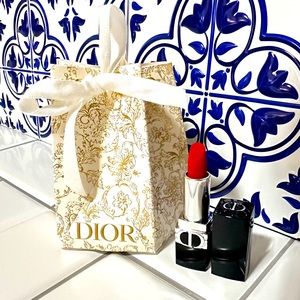 ROUGE DIOR lipstick in 999 Velvet- red